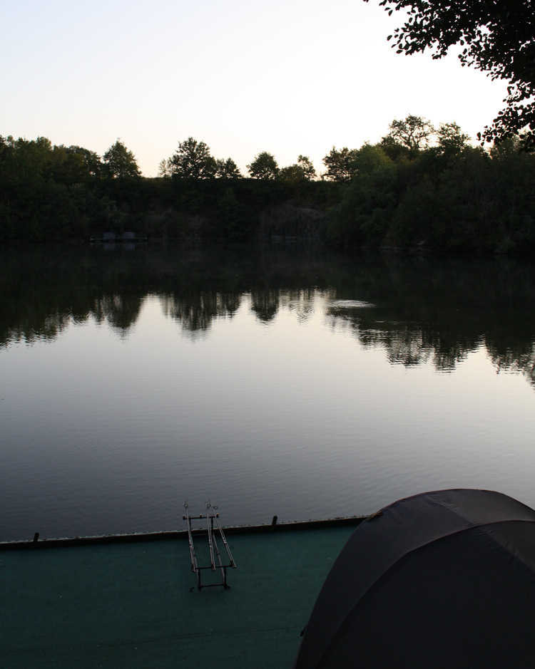 First light in Trappers swim at Quarry Bank Fishery, France